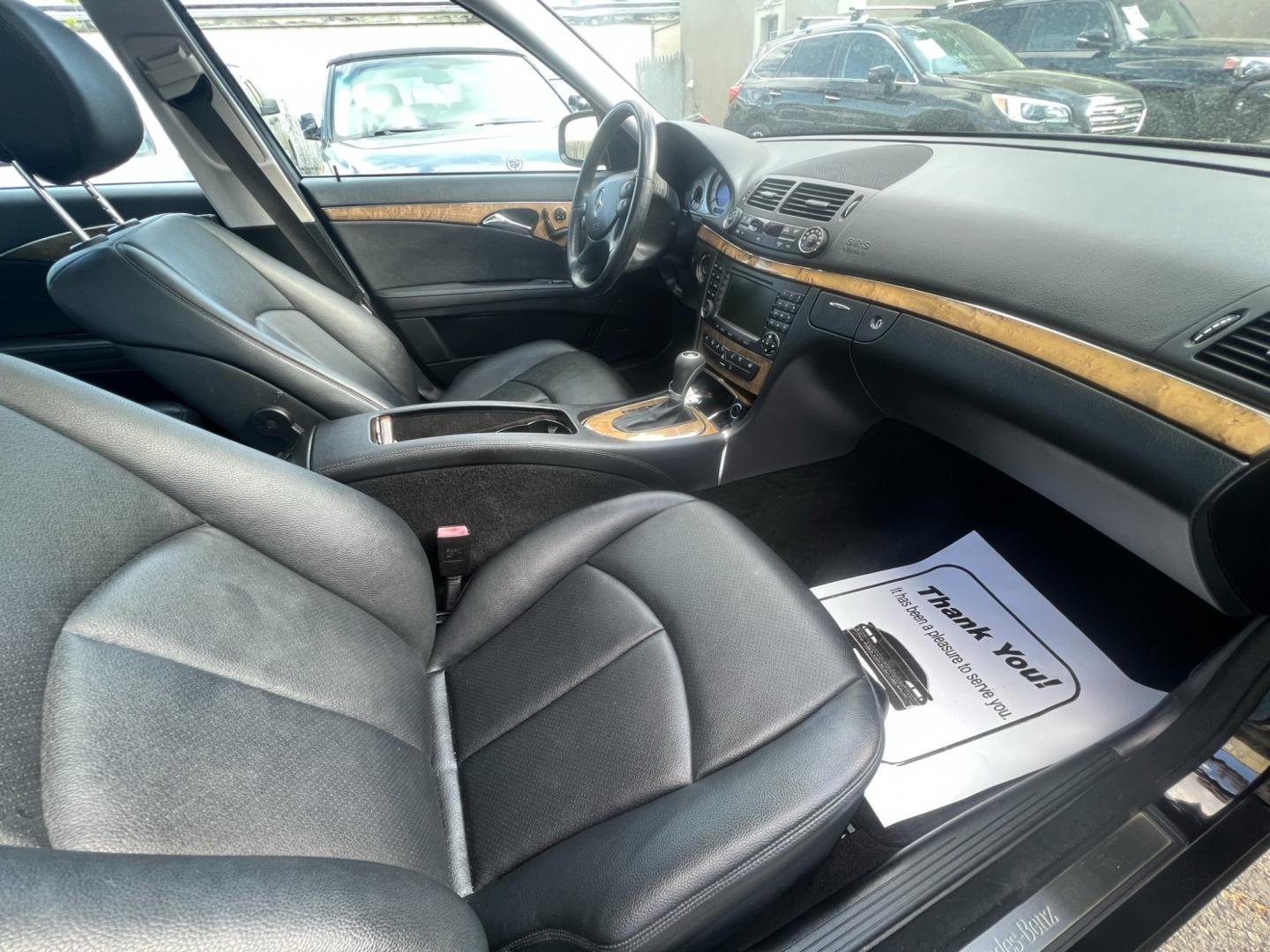 2008 BLACK /Black Leather Mercedes-Benz E-Class E350 Luxury (WDBUF87X48B) with an 3.5L V6 DOHC 24V engine, located at 1018 Brunswick Ave, Trenton, NJ, 08638, (609) 989-0900, 40.240086, -74.748085 - WoW! This Mercedes E-Class is a Black Beauty!! Just Serviced and Detailed and ready for the next driver who will appreciate this vehicle! A real nice Mercedes E 350 4-matic. Financing available - Photo#26